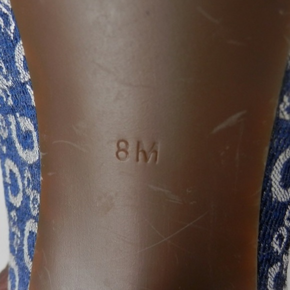 Guess Pumps with Peep Toe - Picture 6 of 8